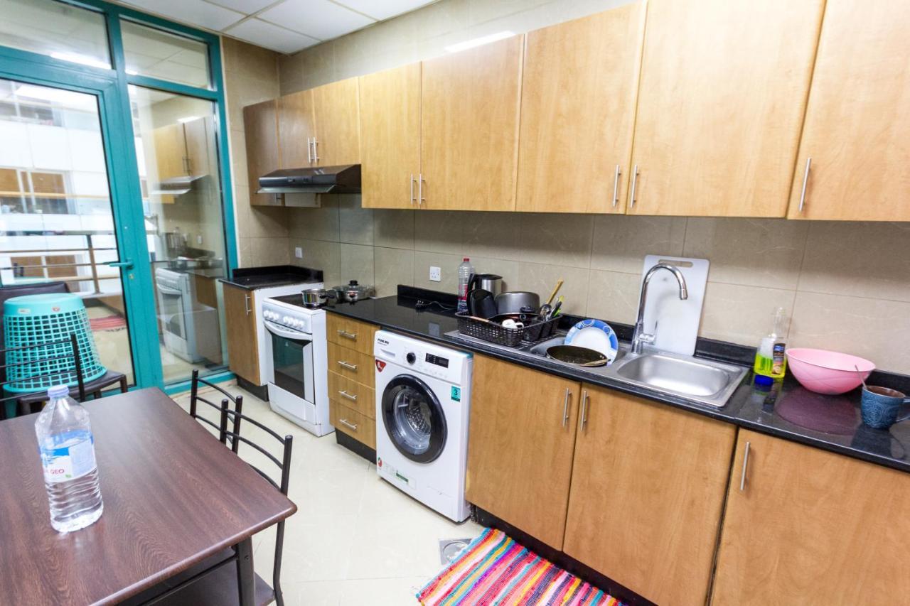 Nice Single Rooms For "Girls" Only In Dubai, Marina Luaran gambar