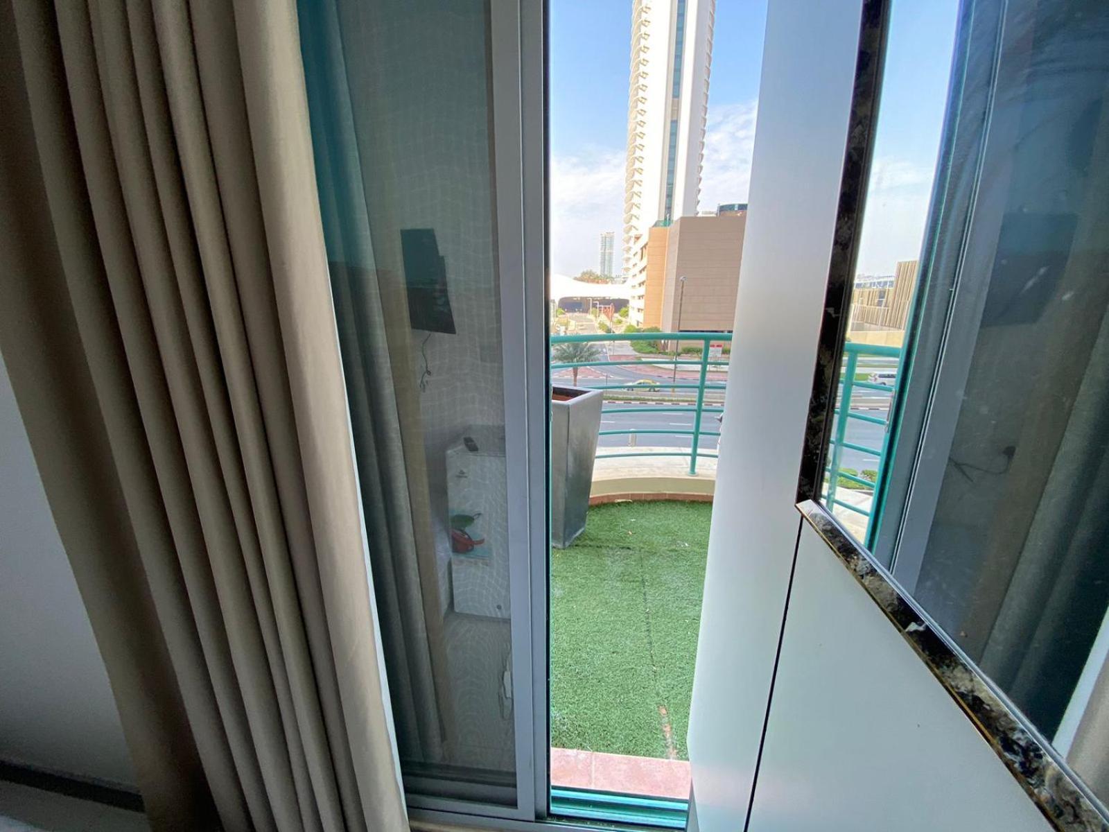 Nice Single Rooms For "Girls" Only In Dubai, Marina Luaran gambar