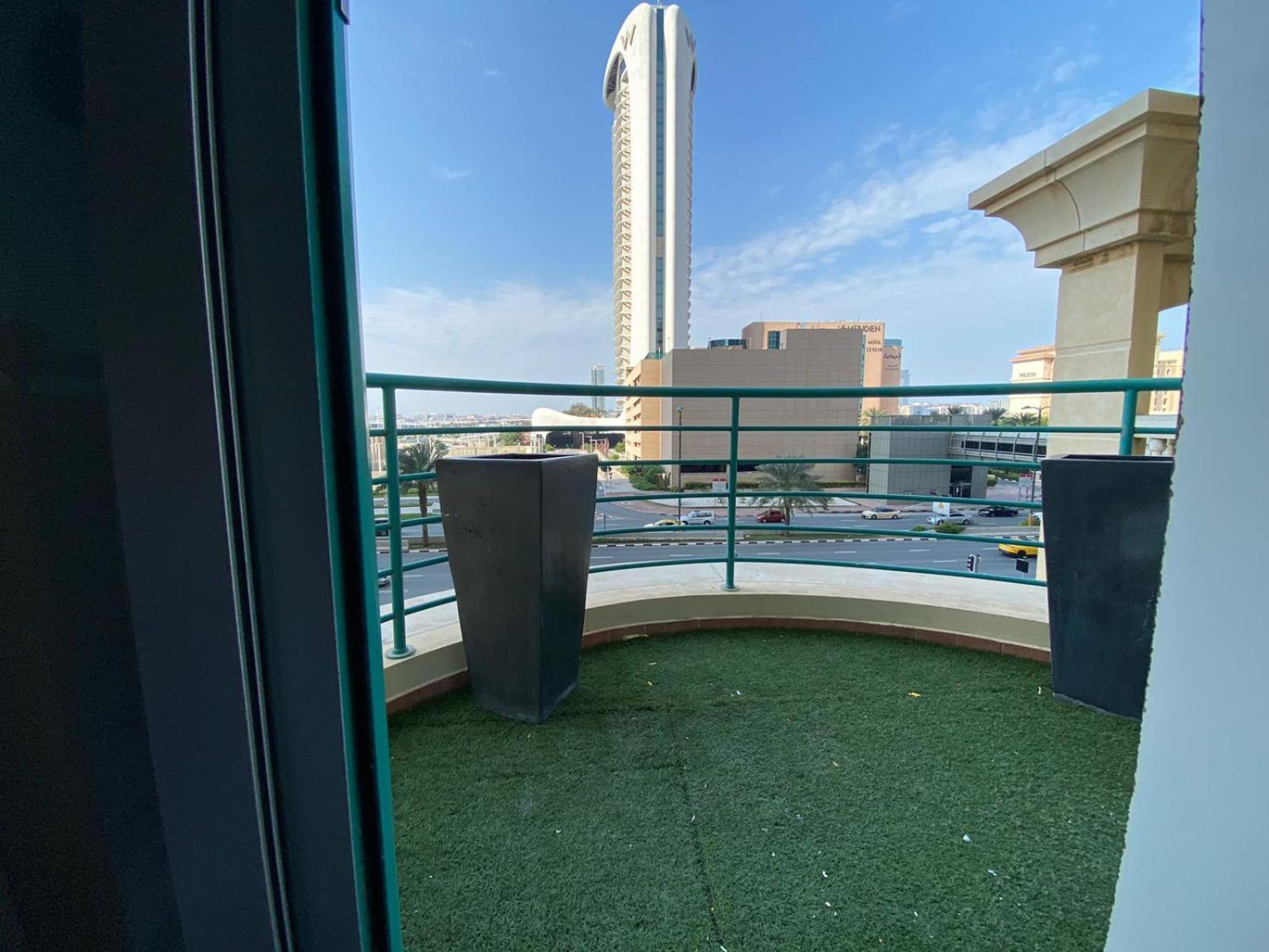 Nice Single Rooms For "Girls" Only In Dubai, Marina Luaran gambar