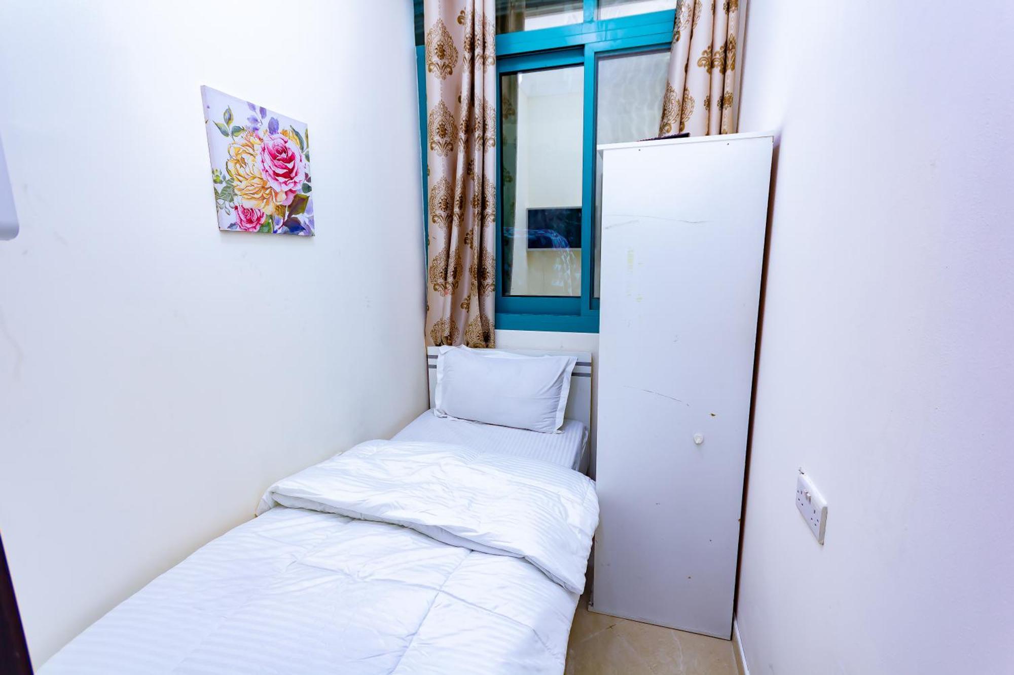 Nice Single Rooms For "Girls" Only In Dubai, Marina Luaran gambar