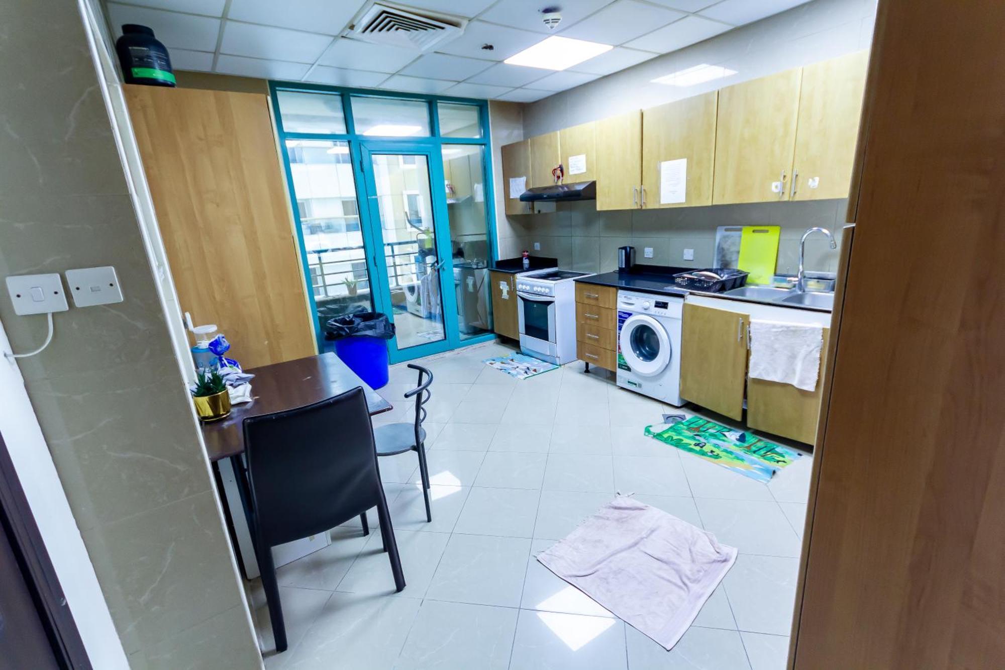 Nice Single Rooms For "Girls" Only In Dubai, Marina Luaran gambar
