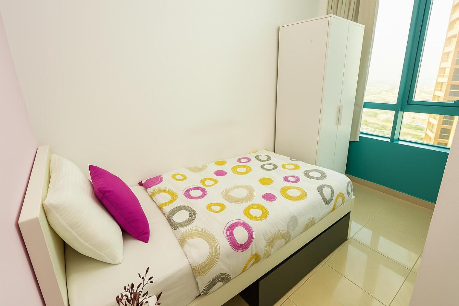 Nice Single Rooms For "Girls" Only In Dubai, Marina Luaran gambar
