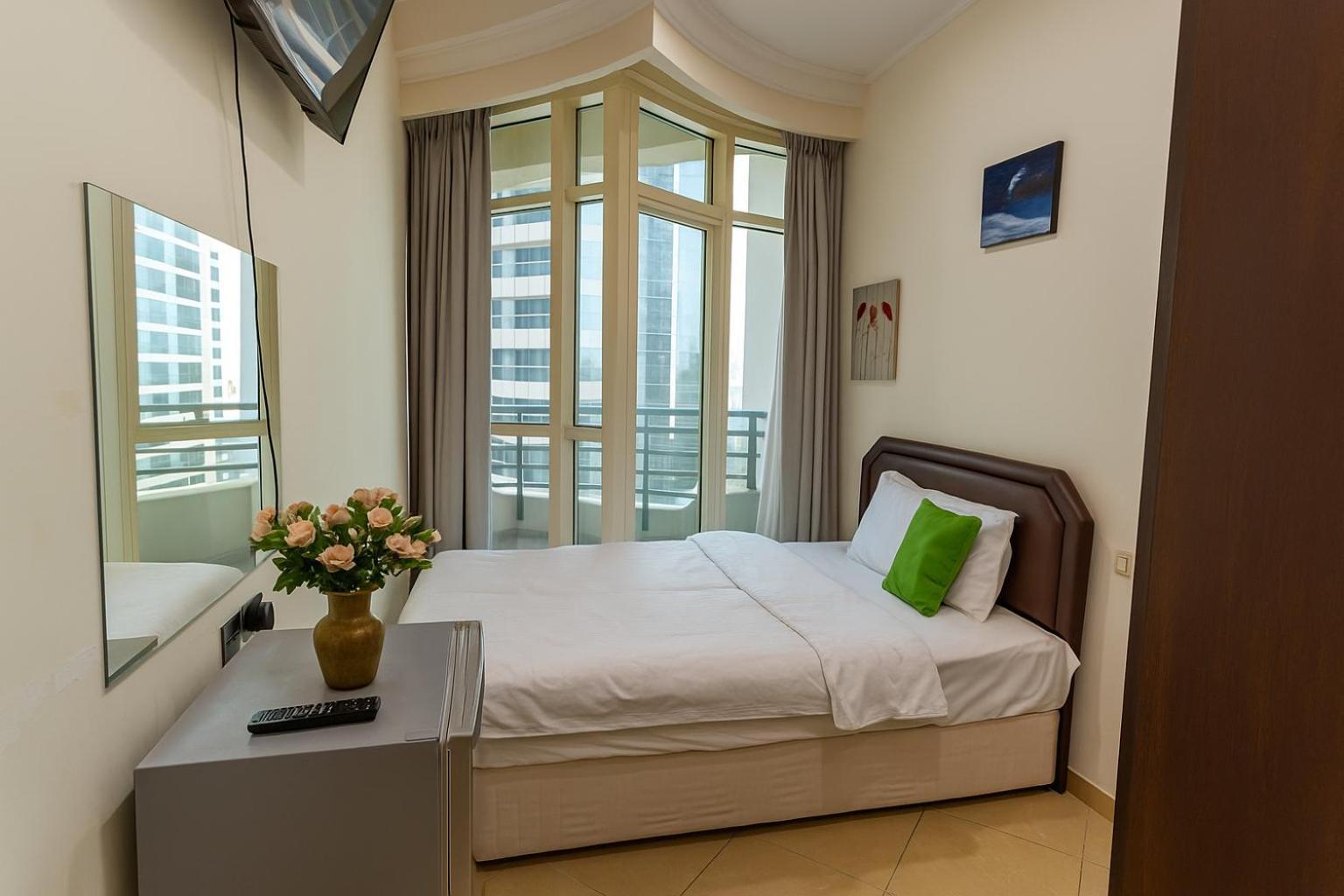 Nice Single Rooms For "Girls" Only In Dubai, Marina Luaran gambar