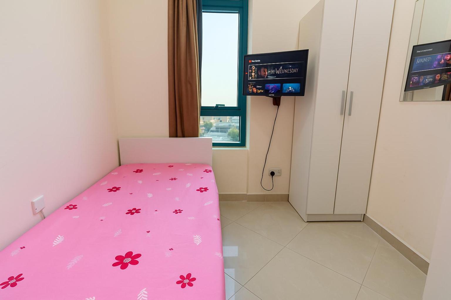 Nice Single Rooms For "Girls" Only In Dubai, Marina Luaran gambar