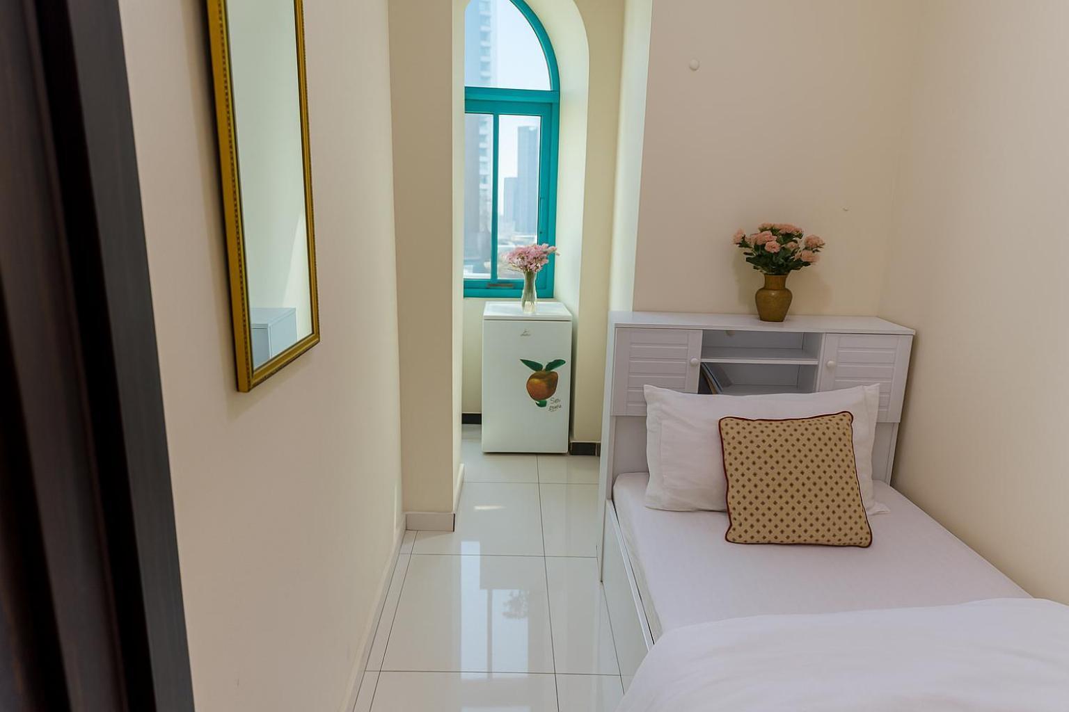 Nice Single Rooms For "Girls" Only In Dubai, Marina Luaran gambar